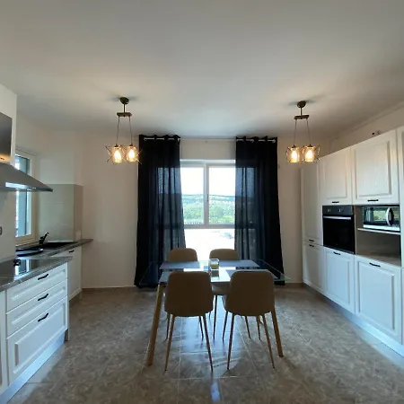 Deluxe With Balcony And Private Parking In Colvmna Клуж-Напока